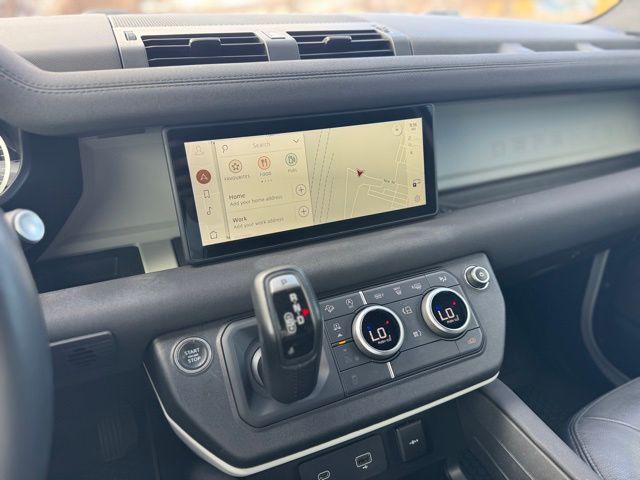 2023 Land Rover Defender 90 SE
