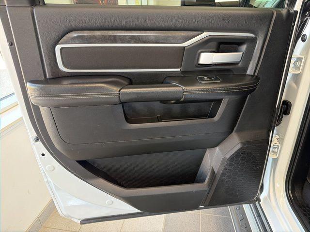 2024 Ram 3500 Big Horn Crew Cab 4x4 8' Box