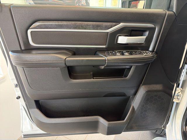 2024 Ram 3500 Big Horn Crew Cab 4x4 8' Box