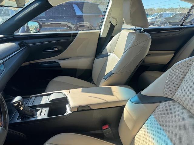 2021 Lexus ES 250 Base