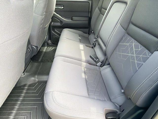 2025 Nissan Frontier Crew Cab SV 4x2