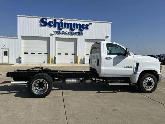 2024 Chevrolet Silverado 6500HD 1LT