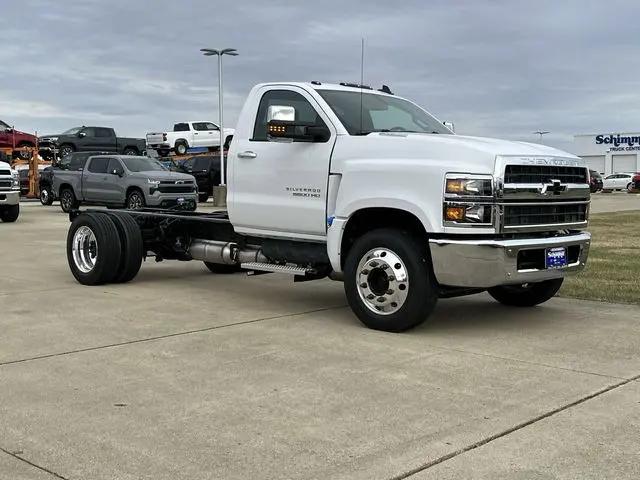 2024 Chevrolet Silverado 6500HD 1LT