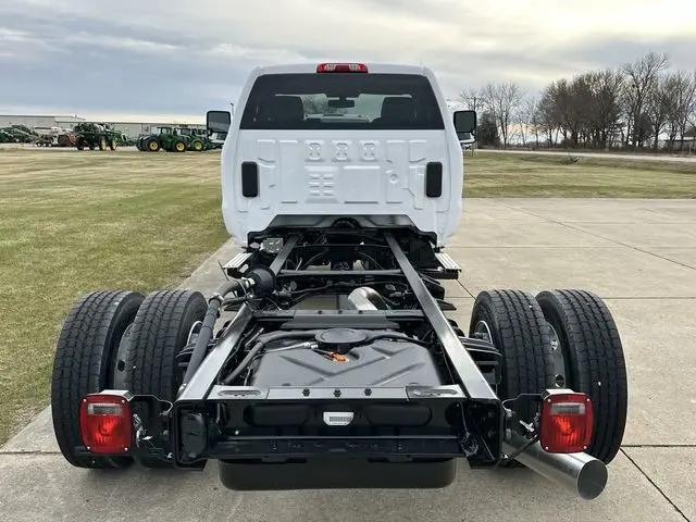 2024 Chevrolet Silverado 6500HD 1LT