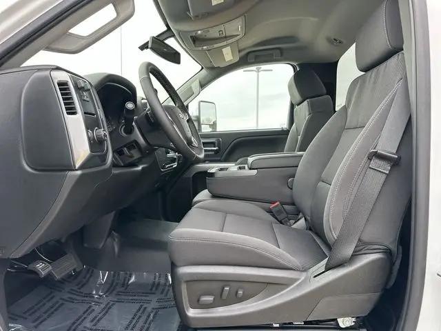 2024 Chevrolet Silverado 6500HD 1LT