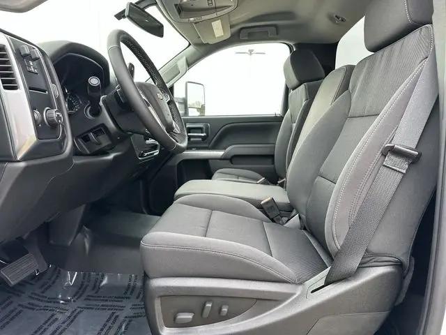 2024 Chevrolet Silverado 6500HD 1LT