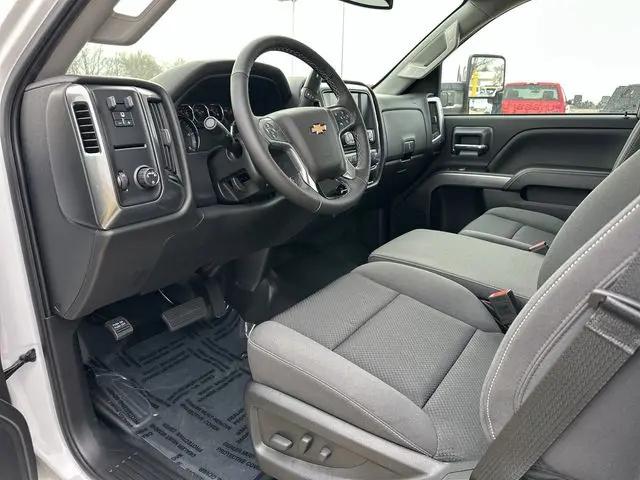 2024 Chevrolet Silverado 6500HD 1LT