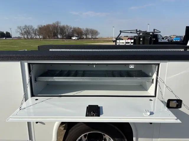 2024 Chevrolet Silverado 6500HD 1LT