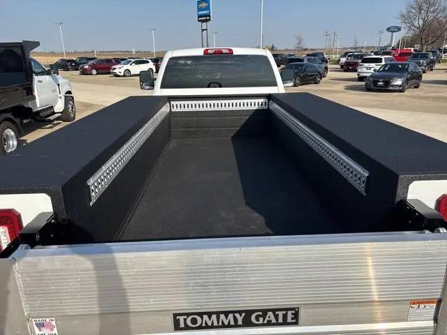 2024 Chevrolet Silverado 6500HD 1LT