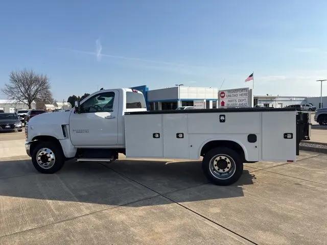 2024 Chevrolet Silverado 6500HD 1LT