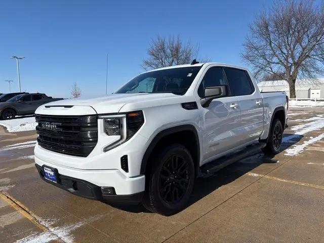 2022 GMC Sierra 1500 4WD Crew Cab Short Box Elevation