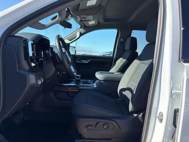 2022 GMC Sierra 1500 4WD Crew Cab Short Box Elevation