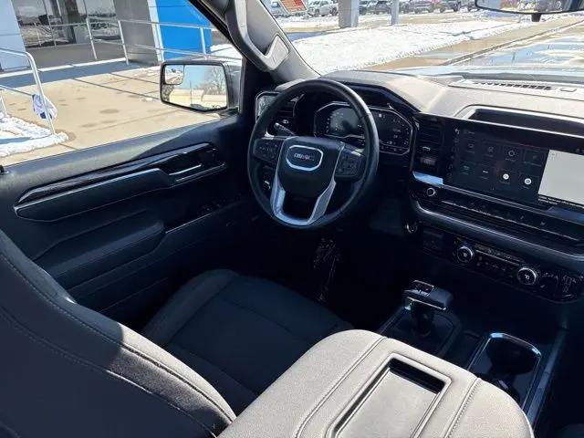 2022 GMC Sierra 1500 4WD Crew Cab Short Box Elevation