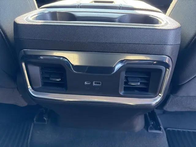 2022 GMC Sierra 1500 4WD Crew Cab Short Box Elevation