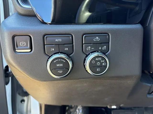 2022 GMC Sierra 1500 4WD Crew Cab Short Box Elevation