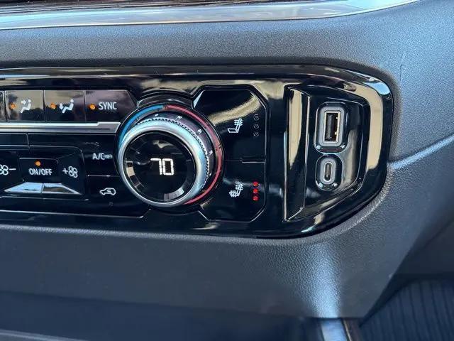 2022 GMC Sierra 1500 4WD Crew Cab Short Box Elevation