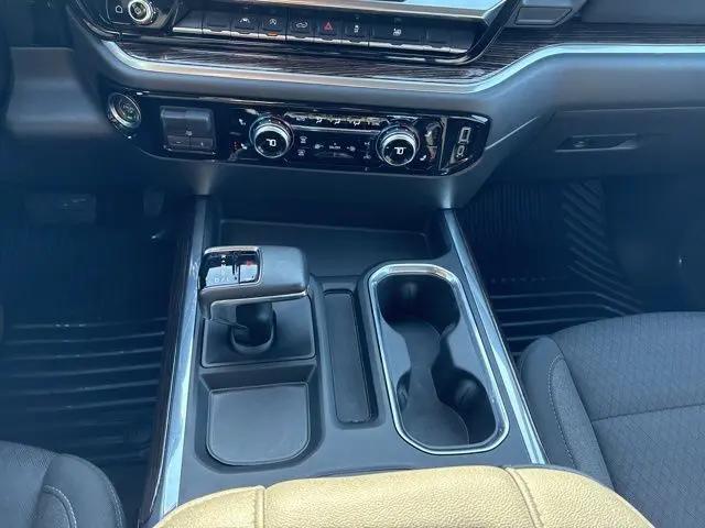 2022 GMC Sierra 1500 4WD Crew Cab Short Box Elevation