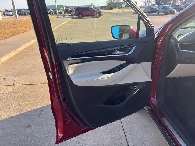 2023 Buick Enclave Essence AWD