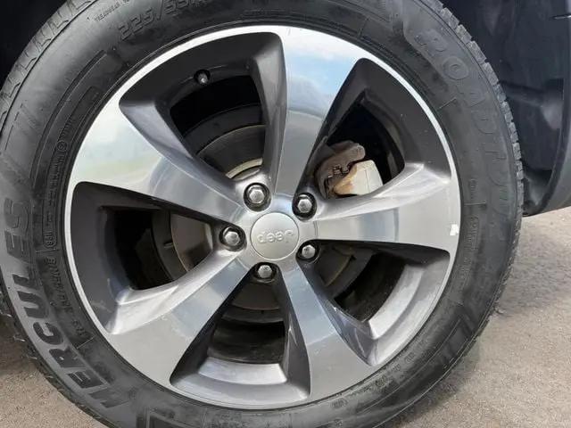 2019 Jeep Cherokee Limited FWD