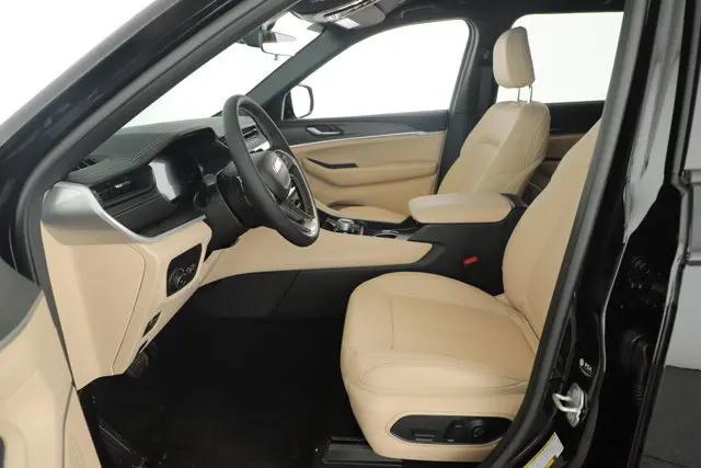 2026 Jeep Grand Cherokee Limited 4x2