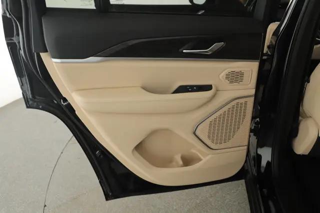 2026 Jeep Grand Cherokee Limited 4x2