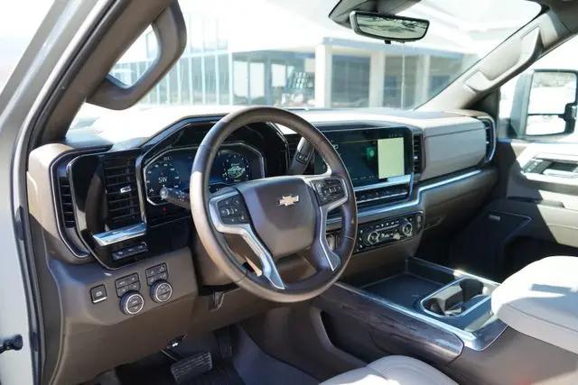2025 Chevrolet Silverado 2500HD 4WD Crew Cab Standard Bed LTZ