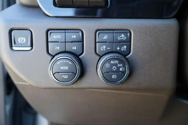 2025 Chevrolet Silverado 2500HD 4WD Crew Cab Standard Bed LTZ