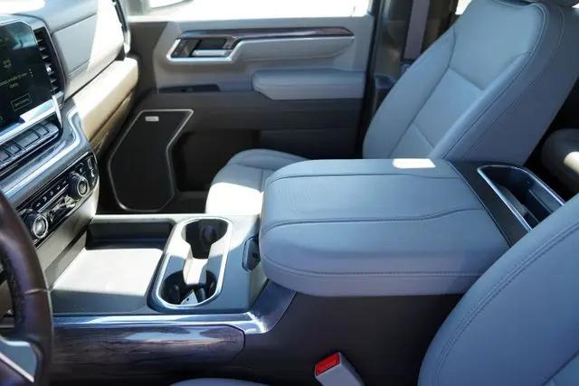 2025 Chevrolet Silverado 2500HD 4WD Crew Cab Standard Bed LTZ