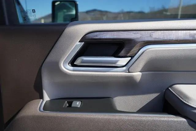 2025 Chevrolet Silverado 2500HD 4WD Crew Cab Standard Bed LTZ