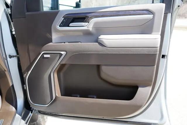 2025 Chevrolet Silverado 2500HD 4WD Crew Cab Standard Bed LTZ