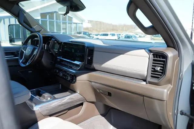 2025 Chevrolet Silverado 2500HD 4WD Crew Cab Standard Bed LTZ