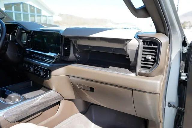 2025 Chevrolet Silverado 2500HD 4WD Crew Cab Standard Bed LTZ