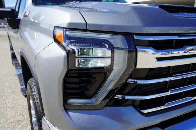 2025 Chevrolet Silverado 2500HD 4WD Crew Cab Standard Bed LTZ