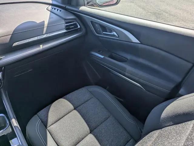 2025 Chevrolet Traverse FWD LT