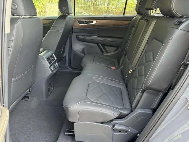 2026 Volkswagen Atlas SE with Technology