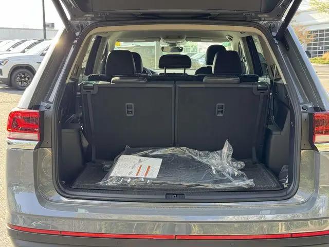2026 Volkswagen Atlas SE with Technology