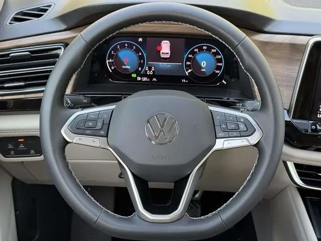 2026 Volkswagen Atlas SE with Technology
