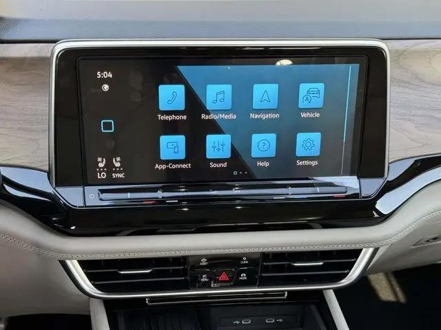 2026 Volkswagen Atlas SE with Technology