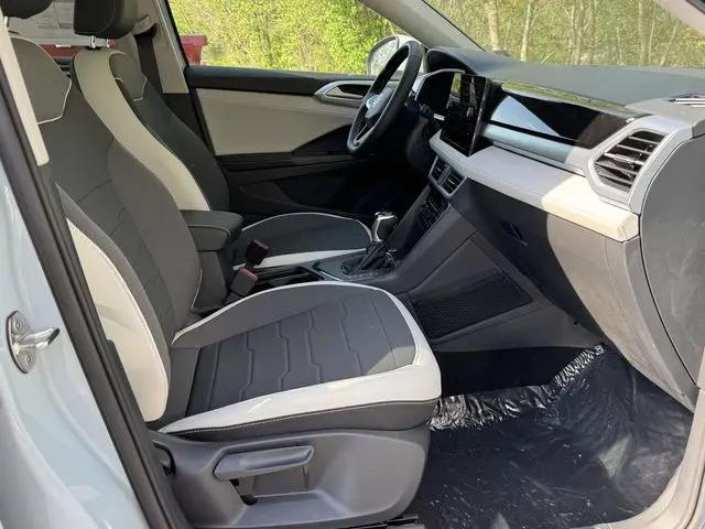 2026 Volkswagen Taos SE