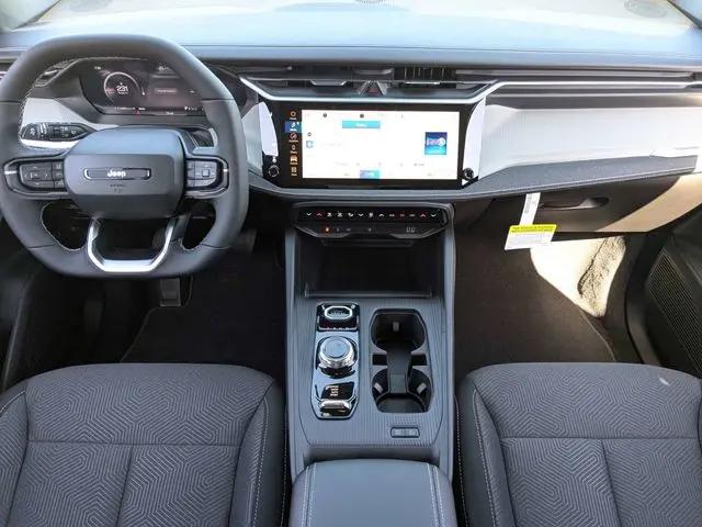 2026 Jeep Cherokee Laredo 4x4