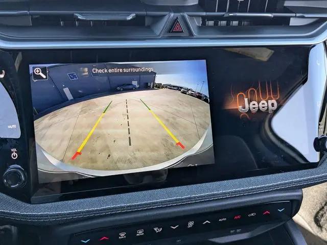 2026 Jeep Cherokee Laredo 4x4