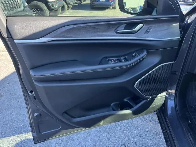 2026 Jeep Grand Wagoneer Limited Altitude 4x4