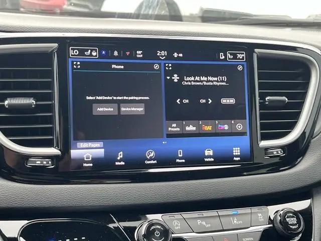 2026 Chrysler Pacifica Select