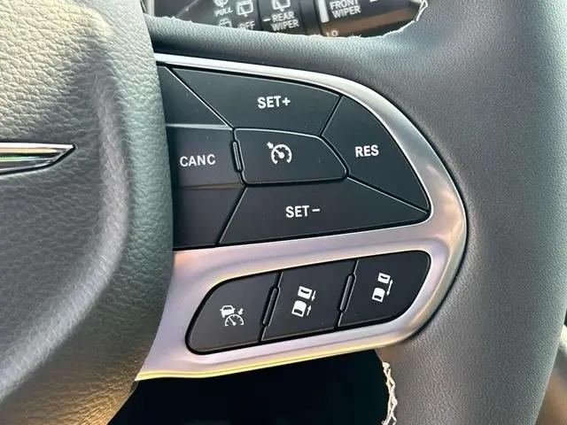 2026 Chrysler Voyager LX