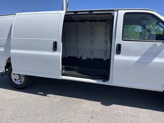 2025 Chevrolet Express Cargo Van RWD 2500 Extended Wheelbase WT