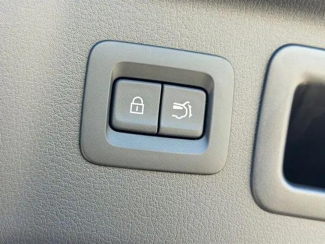 2026 Mazda X-90 3.3 Turbo Select