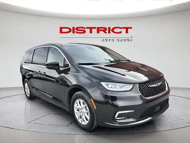 2023 Chrysler Pacifica Touring L for sale in Temple Hills, MD