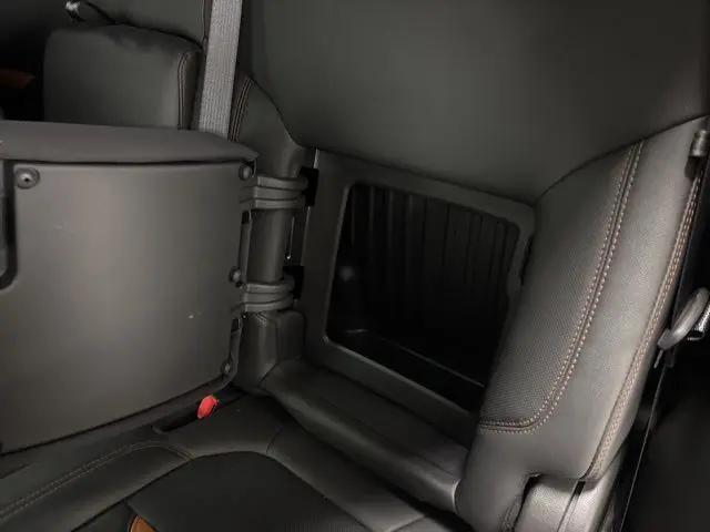 2022 GMC Sierra 1500 Limited 4WD Crew Cab Standard Box AT4