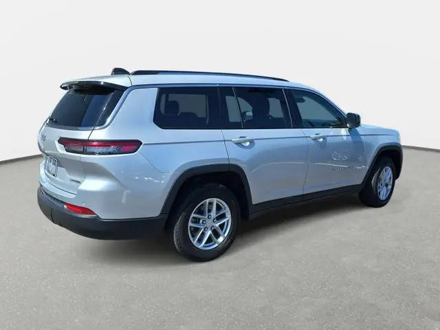 2023 Jeep Grand Cherokee L Laredo 4x4