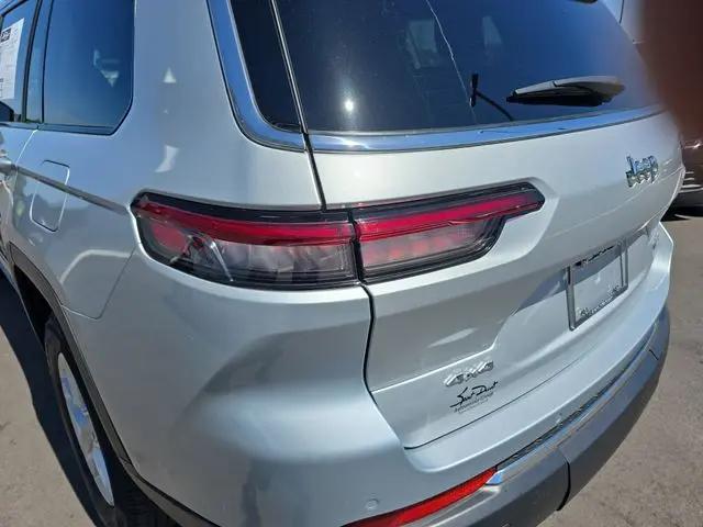 2023 Jeep Grand Cherokee L Laredo 4x4